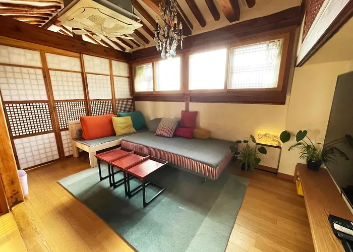 Beautiful Hanok House In Center Villa Seoul