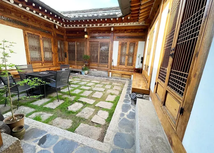 Beautiful Hanok House In Center Villa *