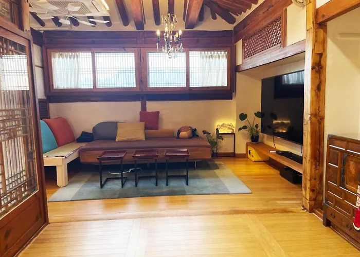 Beautiful Hanok House In Center * Seoul