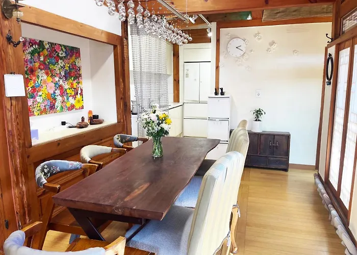 Beautiful Hanok House In Center * Seoul