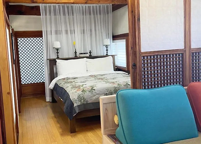 Beautiful Hanok House In Center Villa *