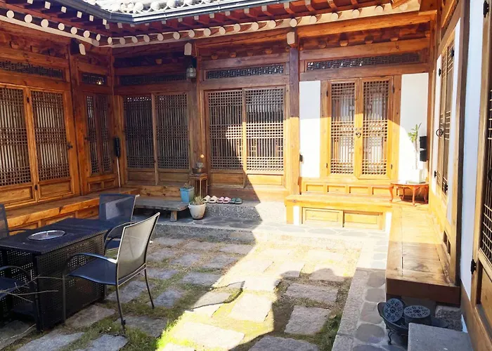 Beautiful Hanok House In Center Villa